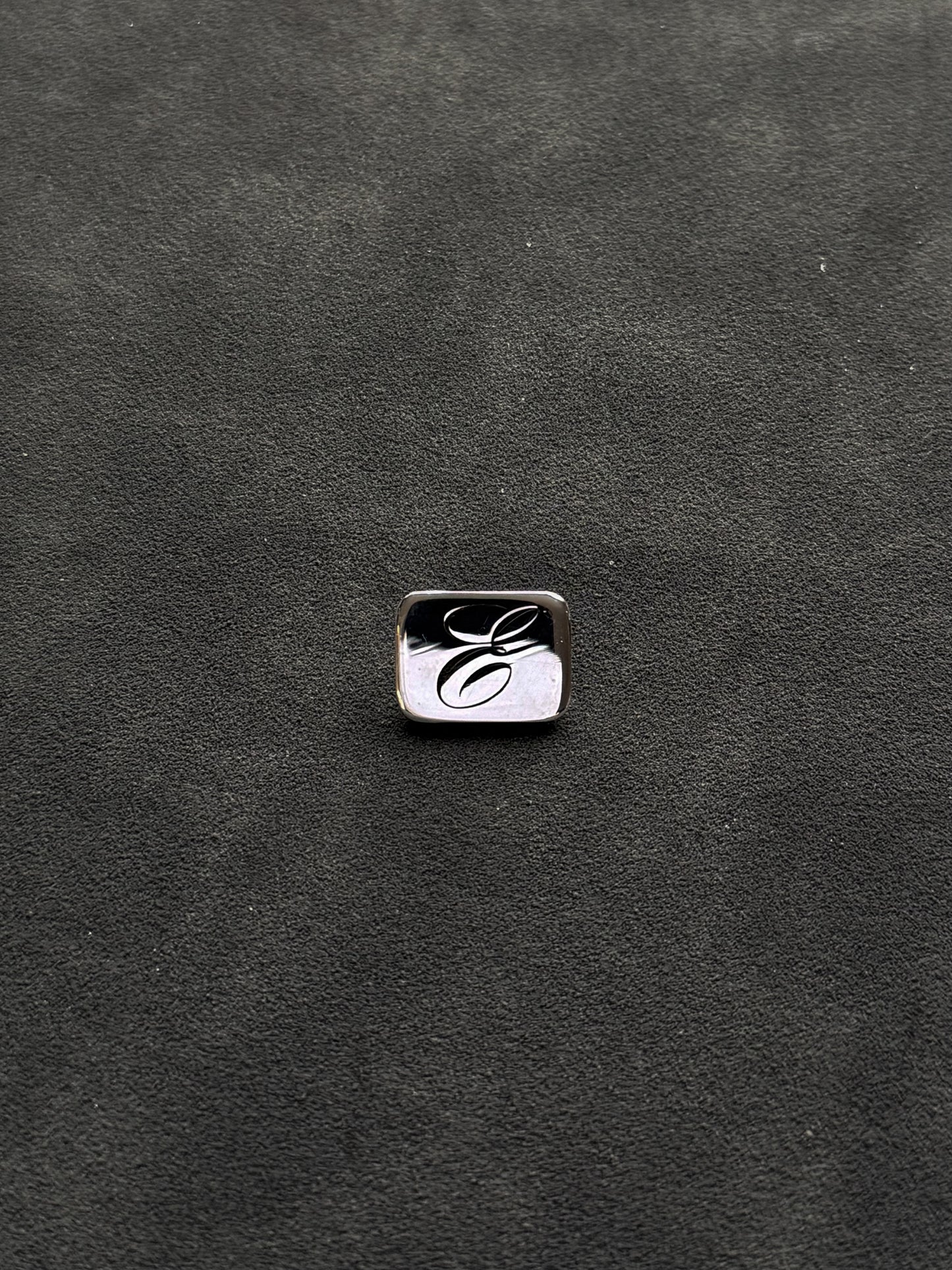 ENGRAVED PEDNAT NO STONE