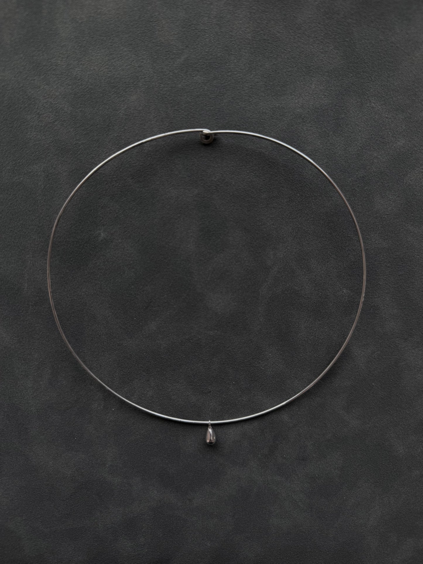 Teardrop choker