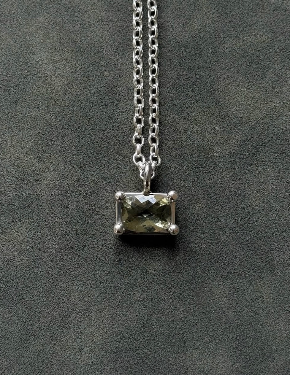 GREEN QUARTZ BUBBLE PENDANT
