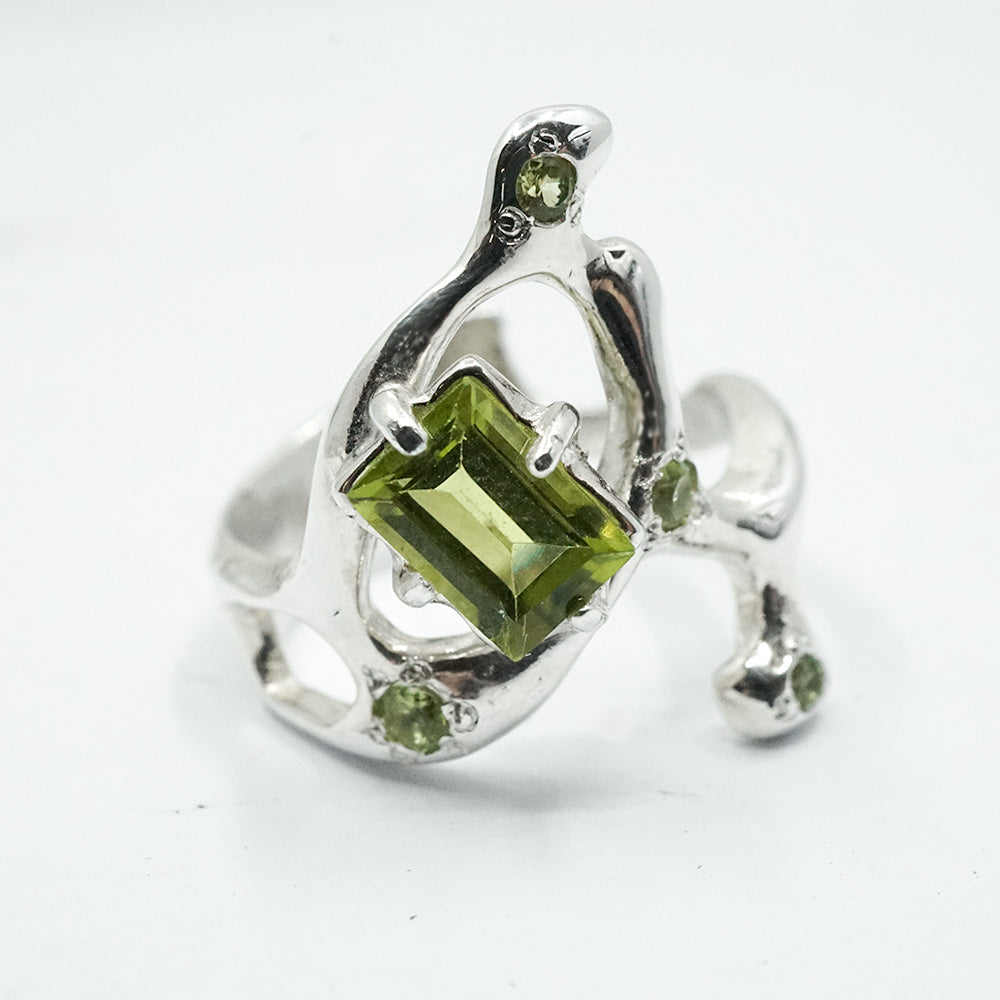 PERIDOT RING