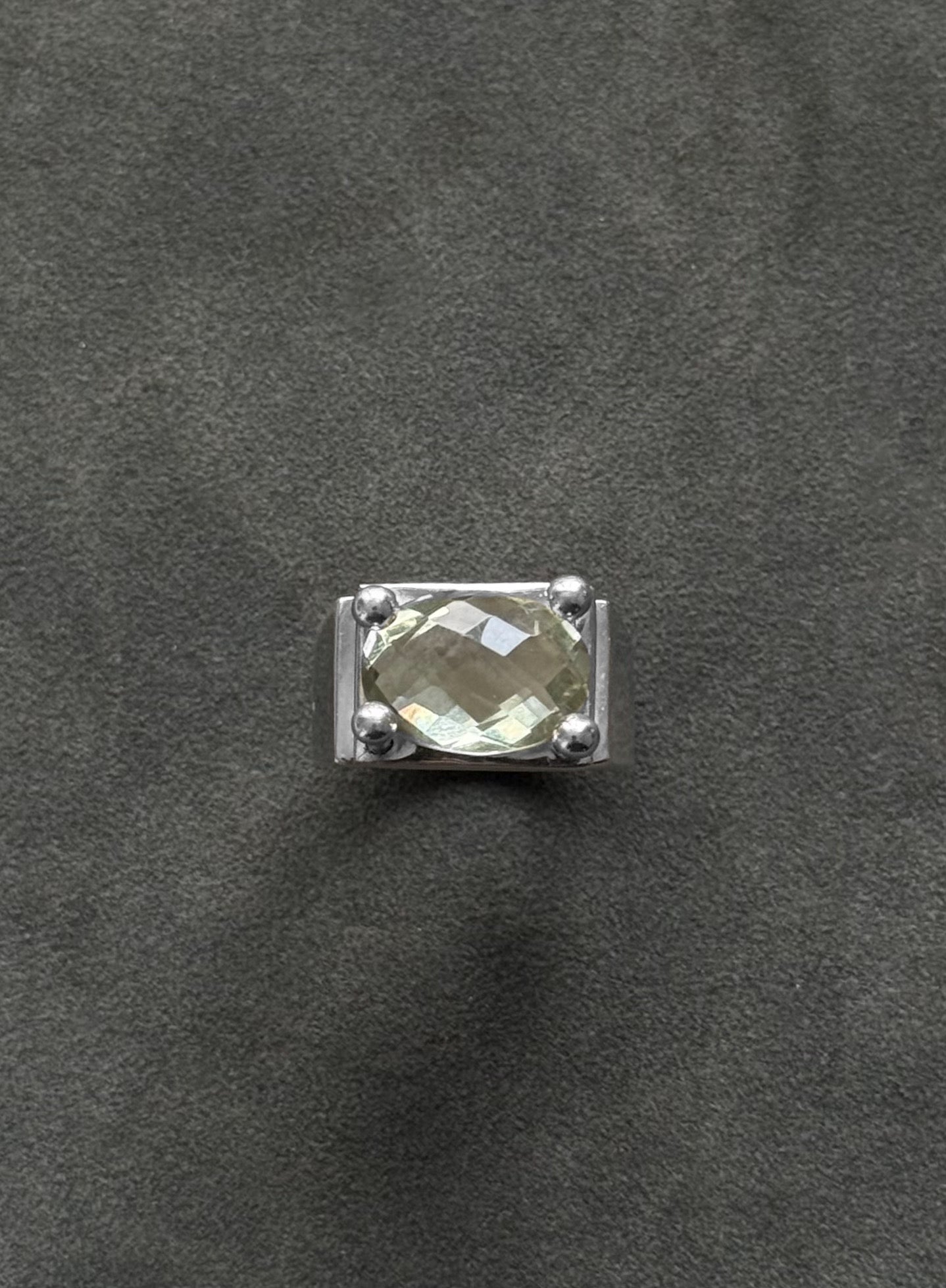 QUARTZ RING