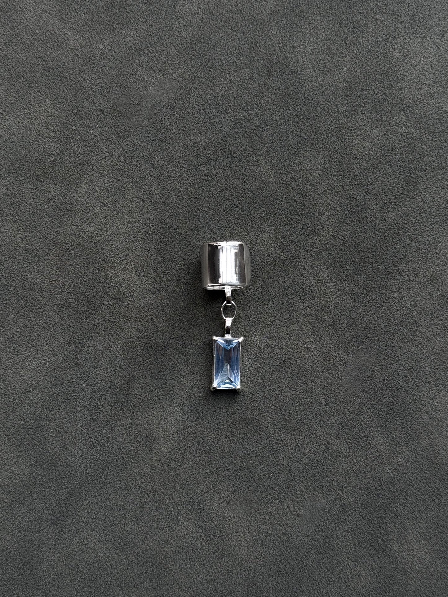 Mona ear cuff