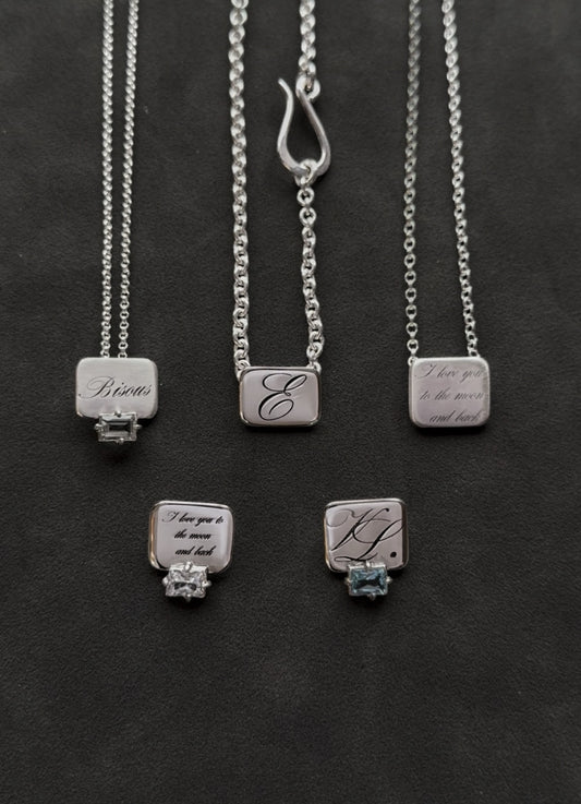 ENGRAVED PEDNAT WITH STONE