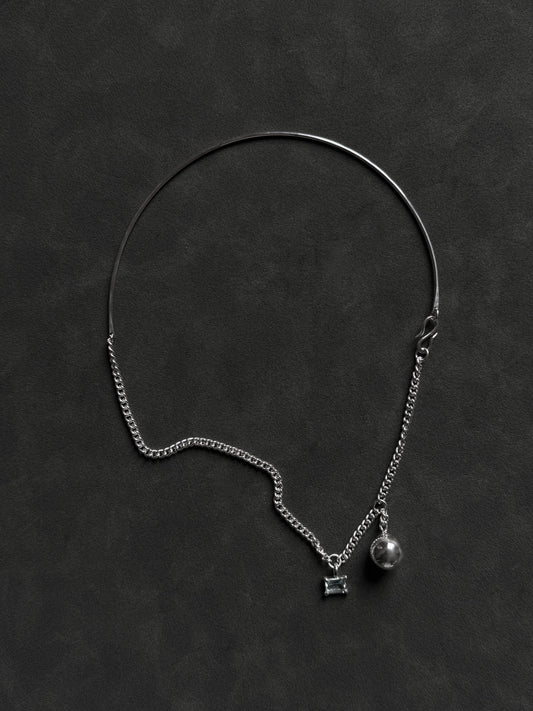 Asymmetric necklace