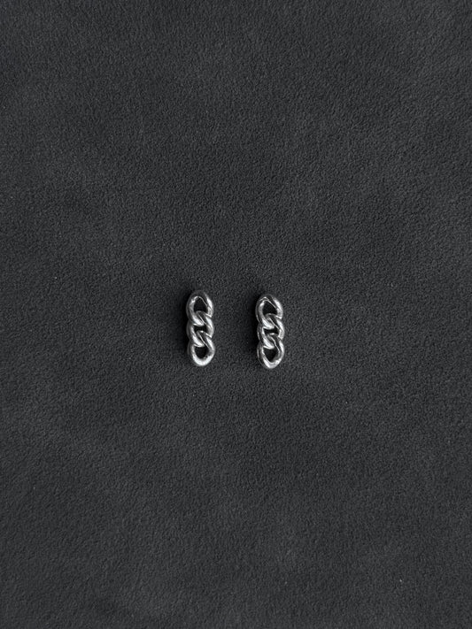 Mini chain studs
