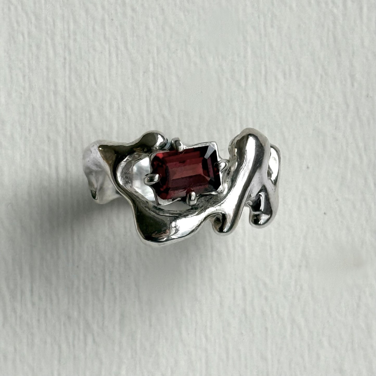 GARNET LIQUID METAL RING