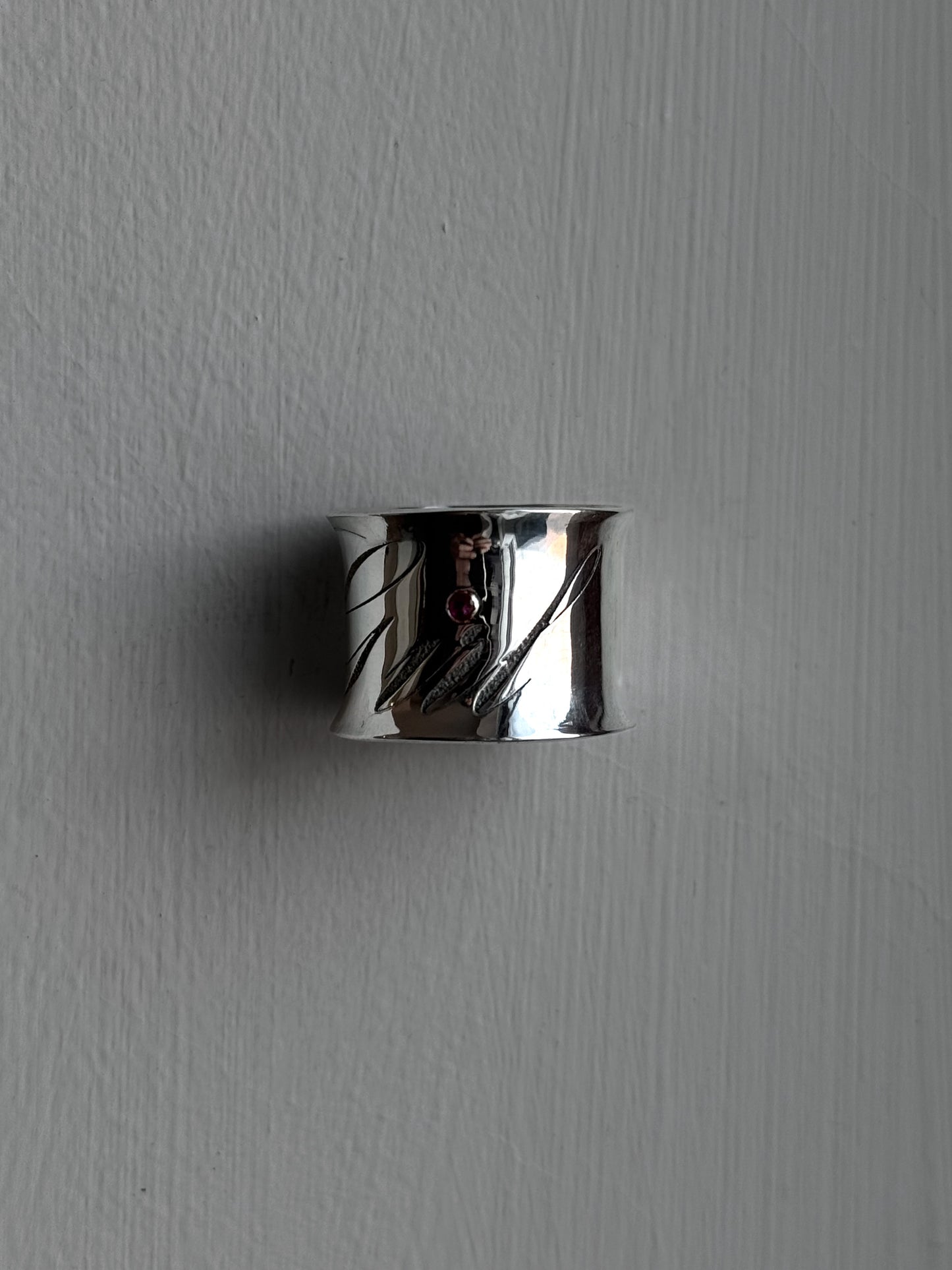 SUI WITH ROUND GEM- custom engraving available