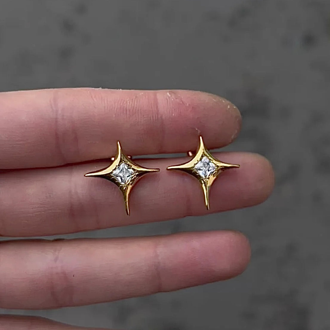 GOLD STAR STUDS