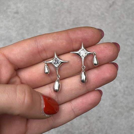DRIPPING STAR EARRINGS