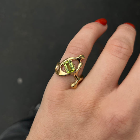 PERIDOT ALIEN RING GOLD