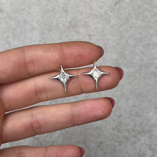 STAR STUDS