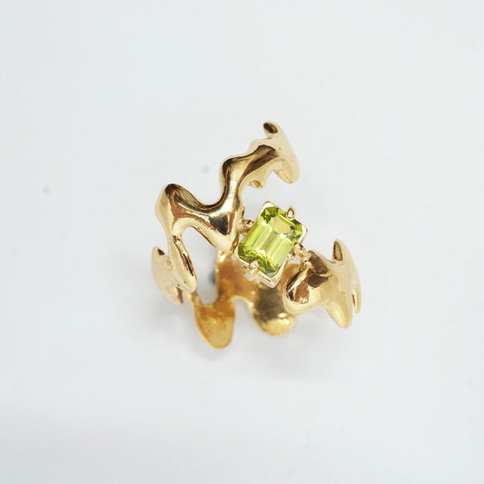 GOLD PERIDOT LIQUID RING