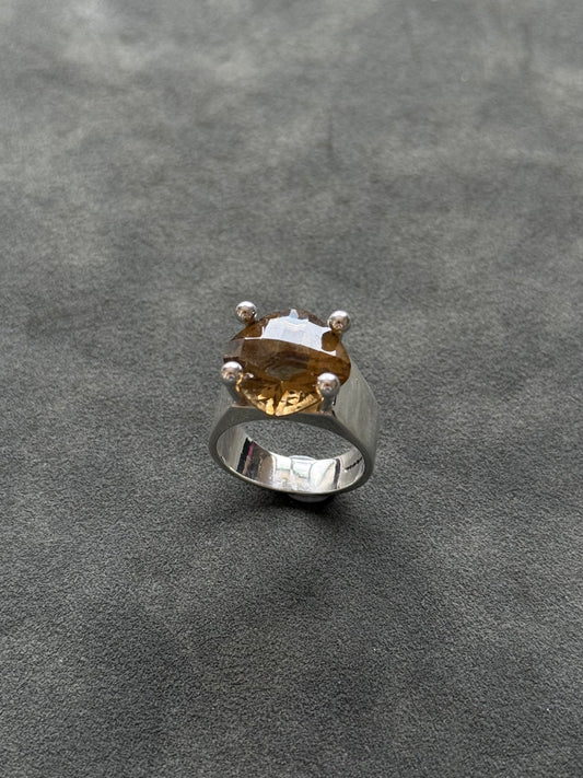 Whiskey quartz ring