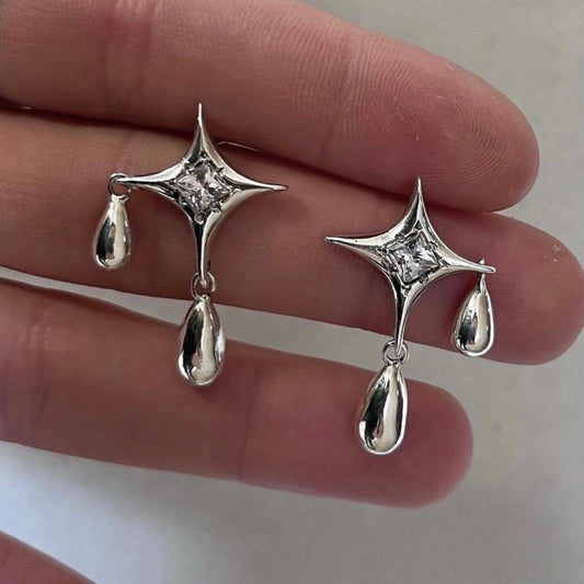 MOISSANITE DRIPPING STAR EARRINGS