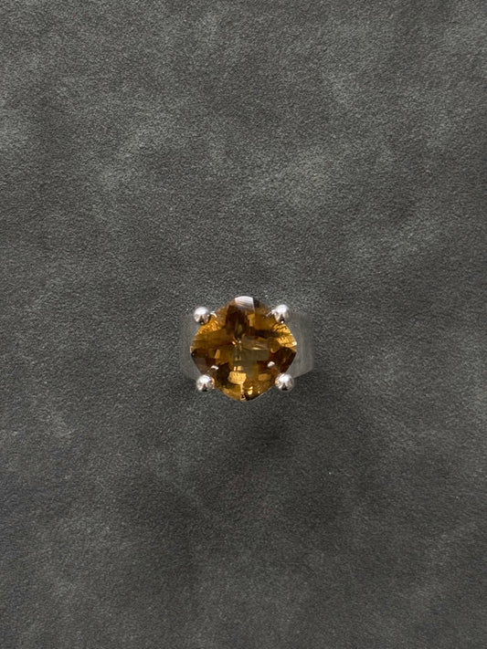 Whiskey quartz ring