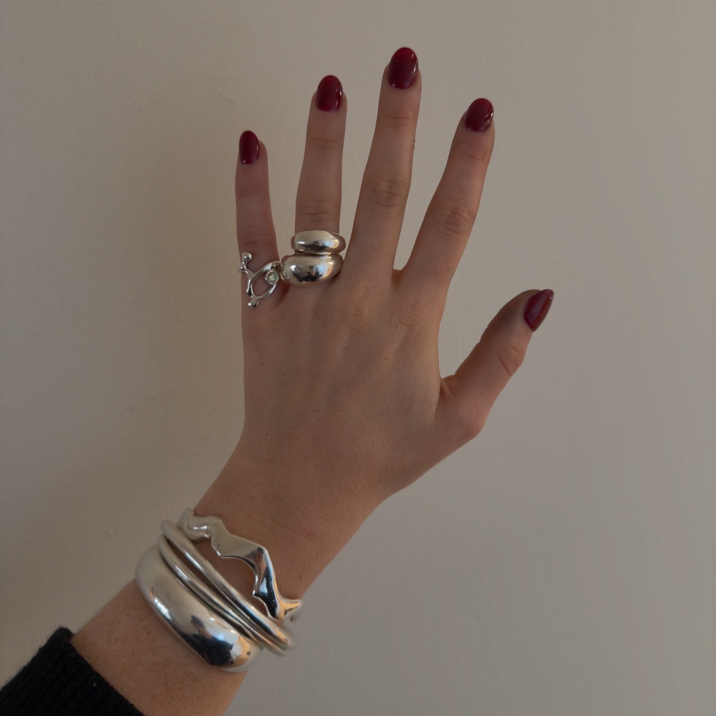 ALIEN RING WITH ROUND STONE