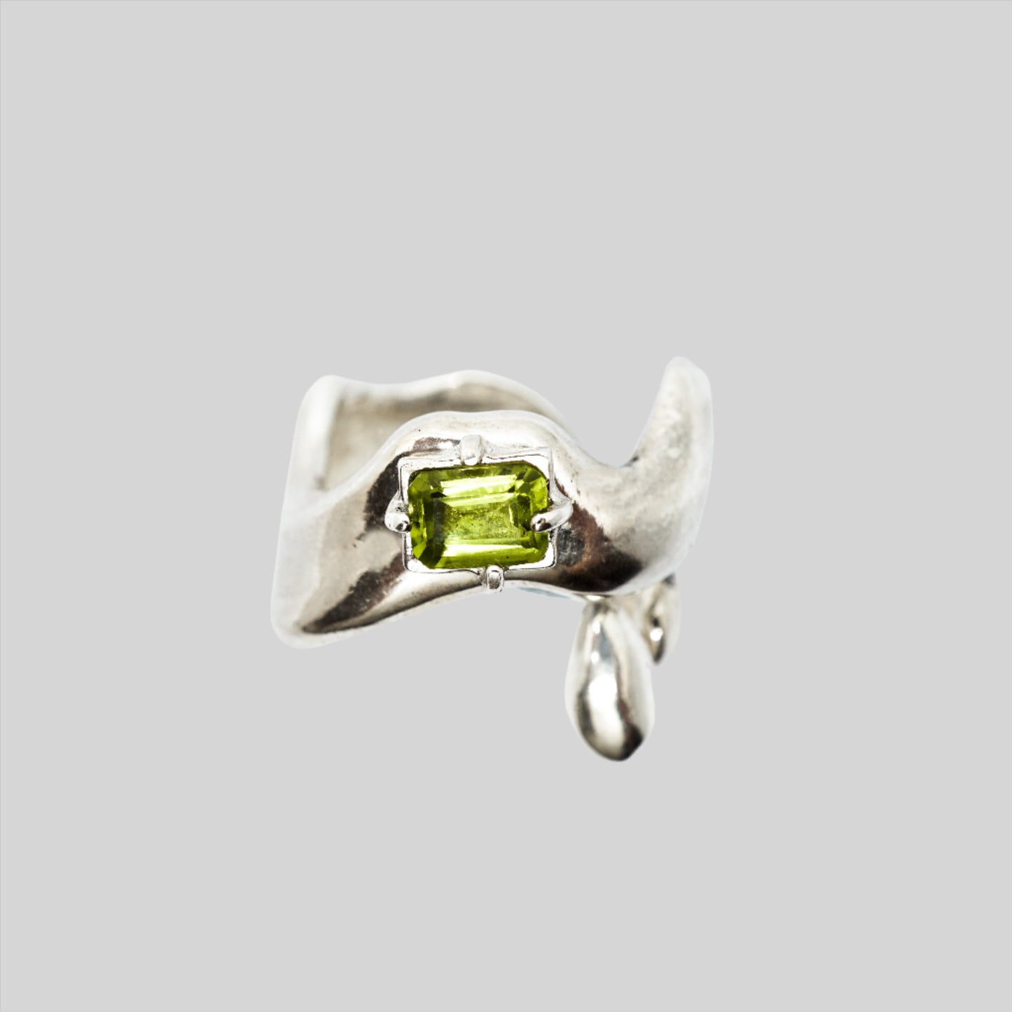 PERIDOT CRY BABY RING