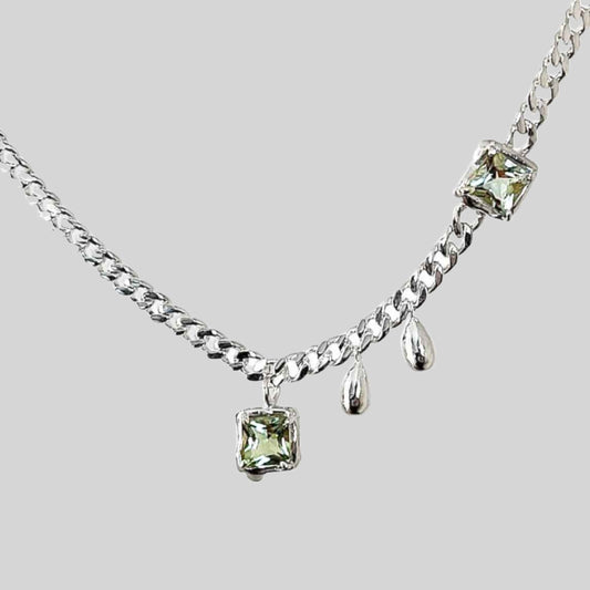 GREEN QUARTZ NECKLACE