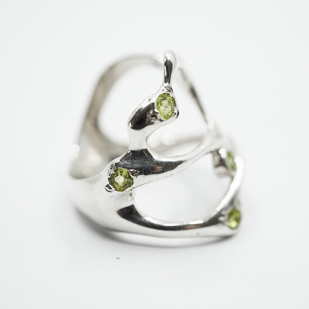 PERIDOT LIQUID LOVE RING