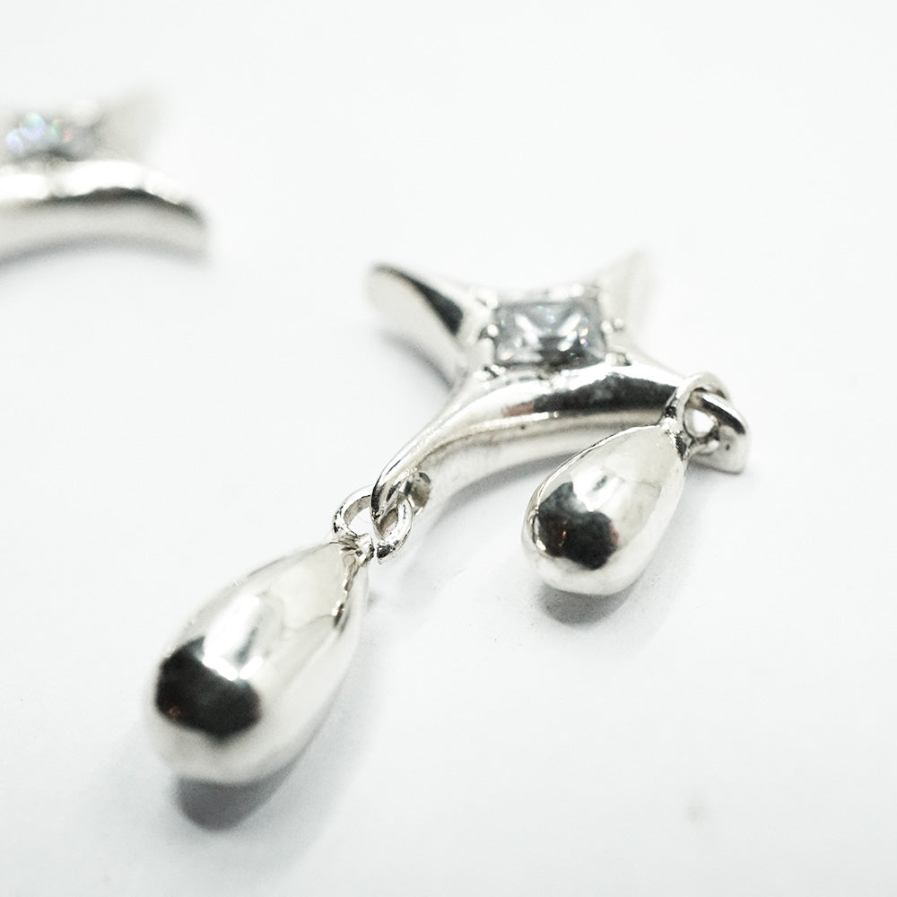 MOISSANITE DRIPPING STAR EARRINGS