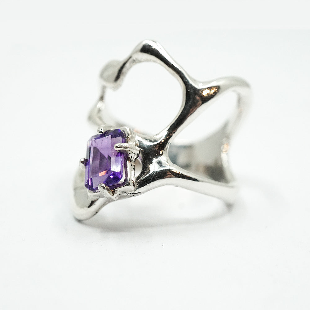 AMETHYST LIQUID LOVE RING