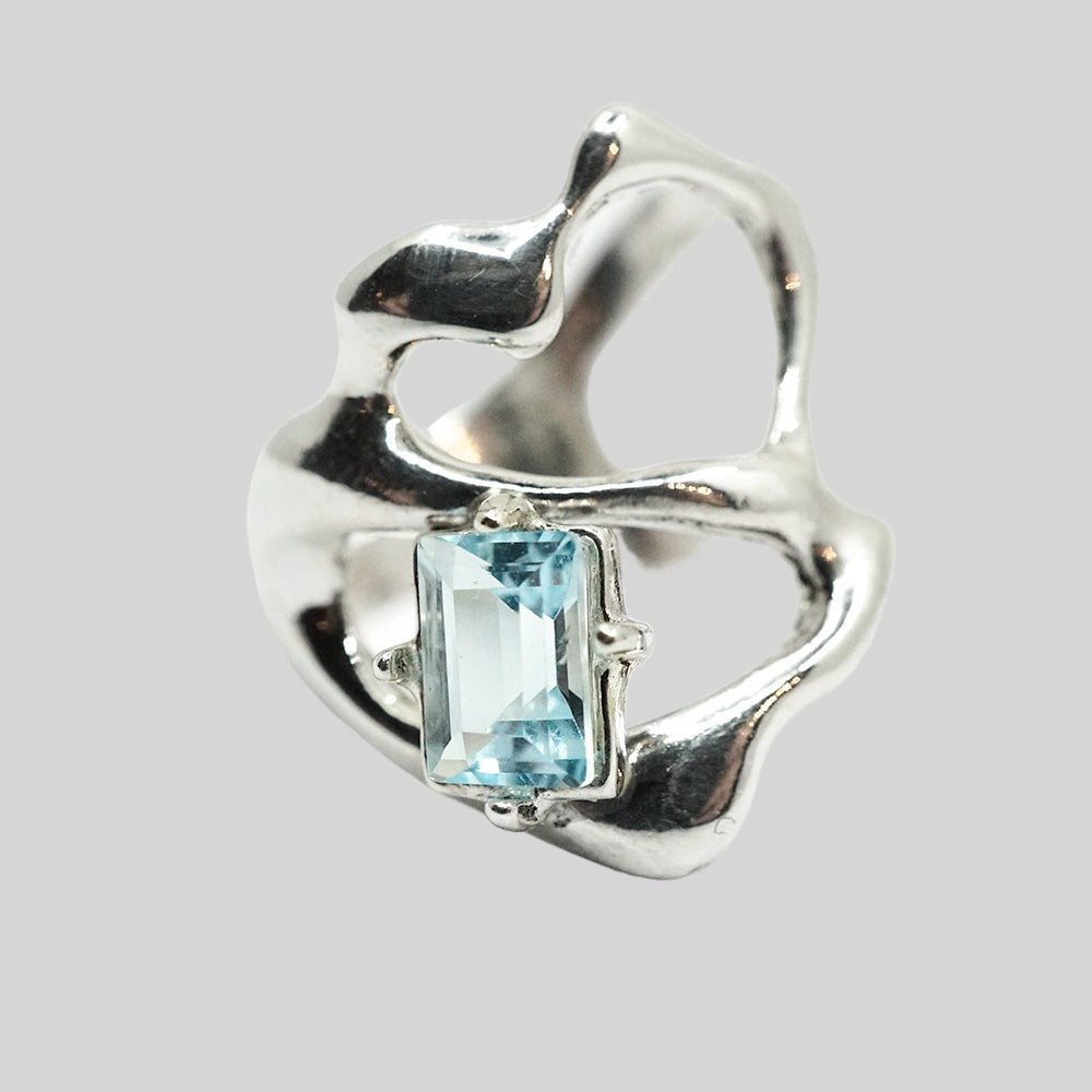 TOPAZ LIQUID LOVE RING – TABI DSGN