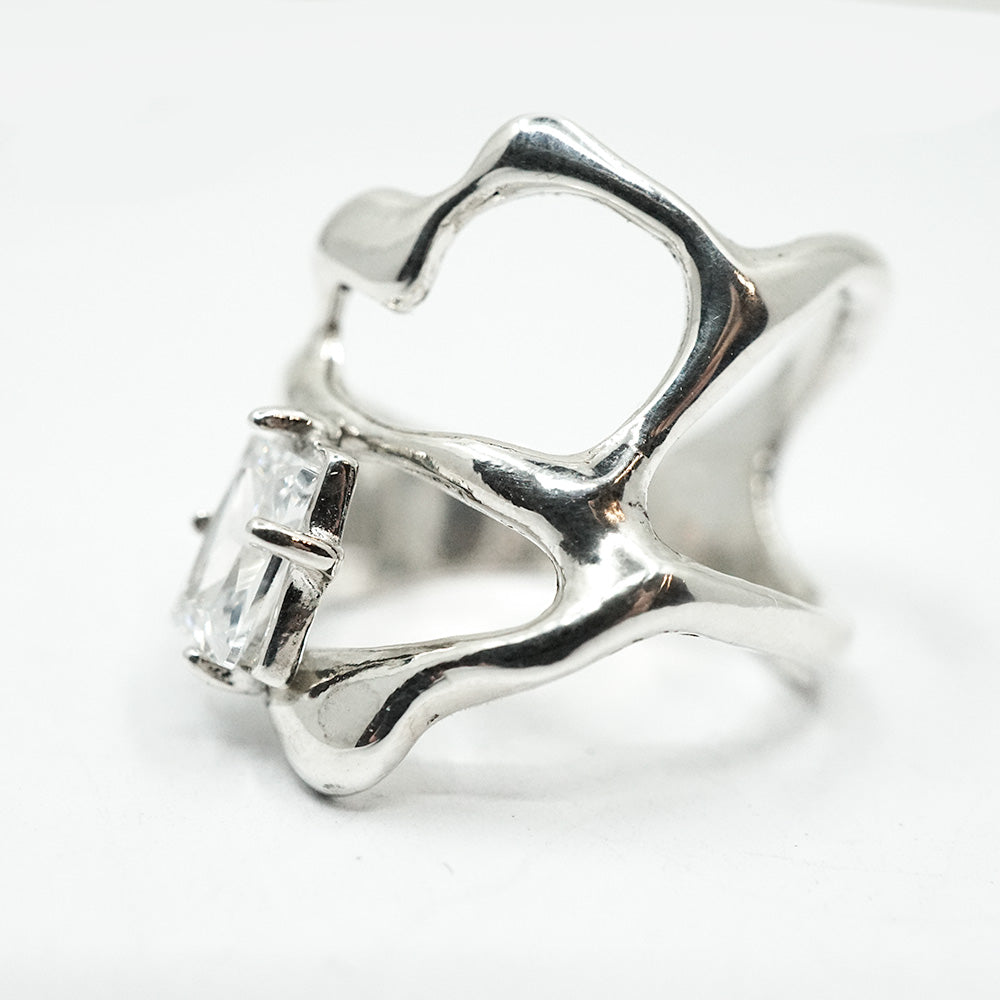 BAGUETTE LIQUID LOVE RING